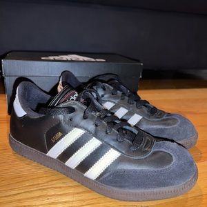 Samba classic J indoor soccer shoes